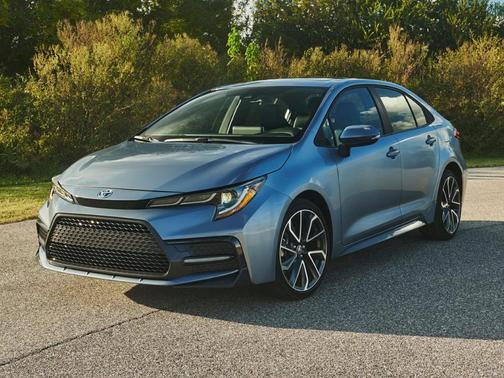Classic Silver Metallic 2021 Toyota Corolla SE