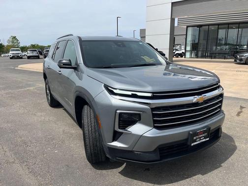 2024 Chevrolet Traverse LT