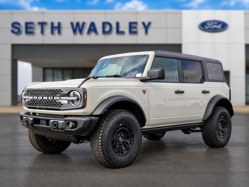 Desert Sand 2026 Ford Bronco Badlands