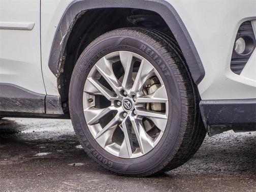 2020 Toyota RAV4 XLE Premium