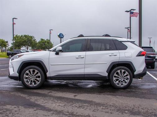 2020 Toyota RAV4 XLE Premium