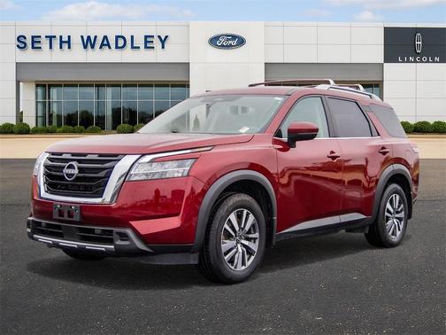2023 Nissan Pathfinder SL