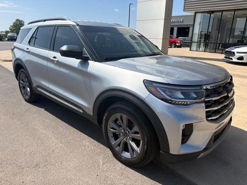 Silver Metallic 2025 Ford Explorer Active
