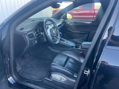 2018 Porsche Macan Sport Edition