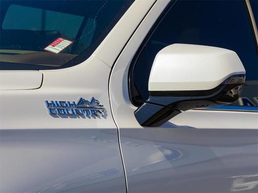 2021 Chevrolet Suburban High Country