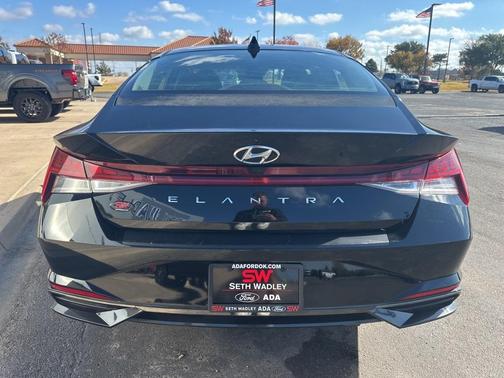2022 Hyundai ELANTRA SEL