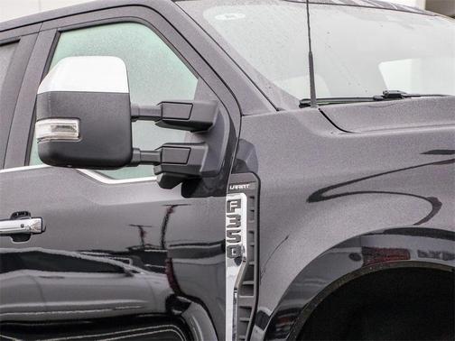2025 Ford F-350 Lariat Super Duty