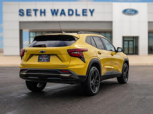 Nitro Yellow 2025 Chevrolet Trax ACTIV