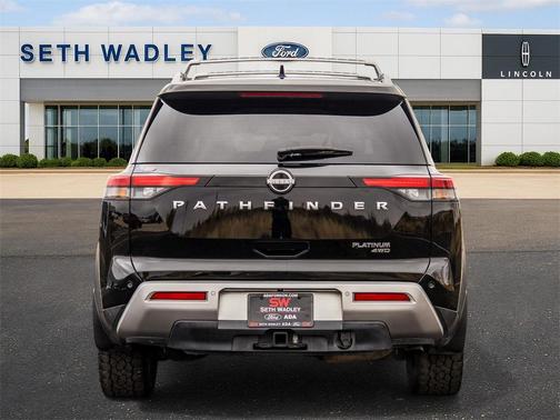 2022 Nissan Pathfinder Platinum