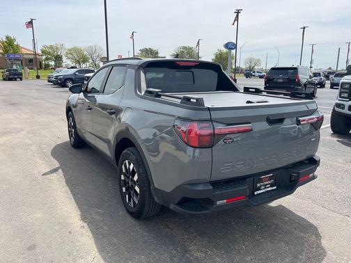 2025 Hyundai SANTA CRUZ SEL Activity