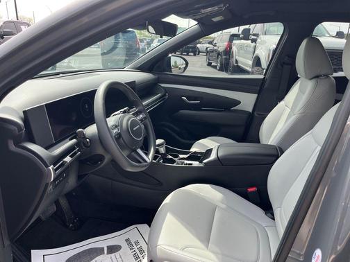 2025 Hyundai SANTA CRUZ SEL Activity