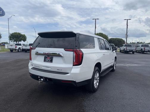 2022 GMC Yukon XL SLT