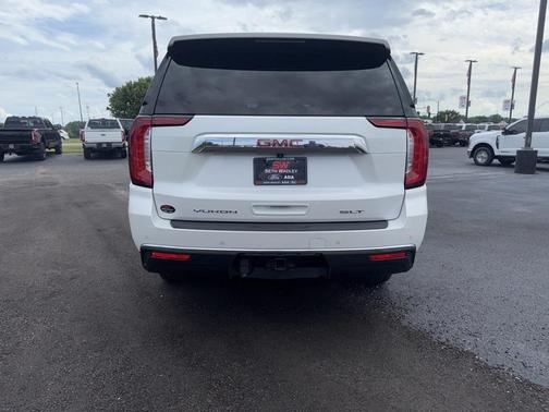 2022 GMC Yukon XL SLT