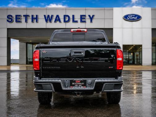 Black 2022 Chevrolet Colorado LT