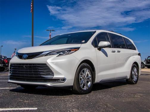 2024 Toyota Sienna Platinum 7 Passenger