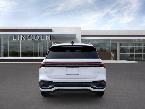 White Platinum Clearcoat Metallic 2026 Lincoln Nautilus Reserve
