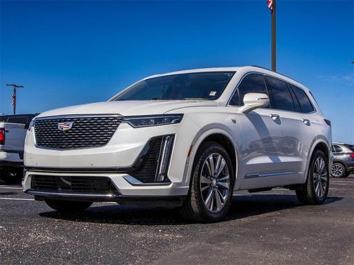 2022 Cadillac XT6 Premium Luxury FWD