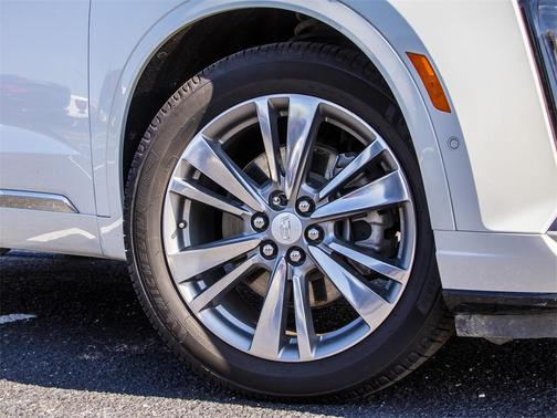 2022 Cadillac XT6 Premium Luxury FWD