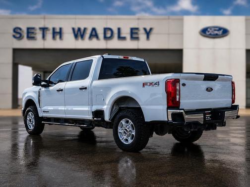 Oxford White 2025 Ford F-250 XLT
