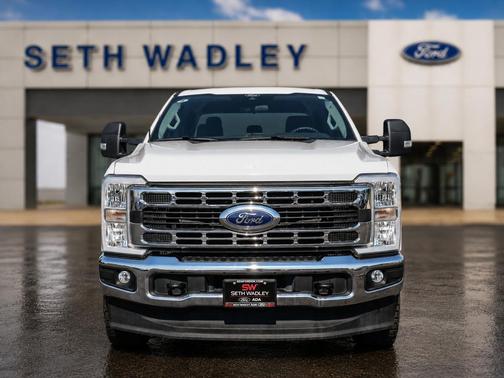Oxford White 2025 Ford F-250 XLT