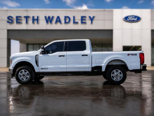 Oxford White 2025 Ford F-250 XLT