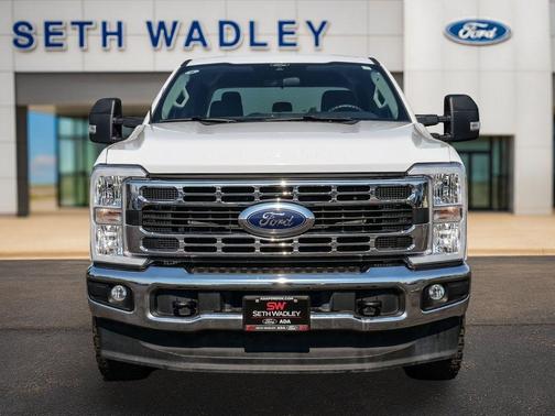Oxford White 2025 Ford F-250 XLT