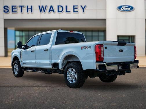 Oxford White 2025 Ford F-250 XLT