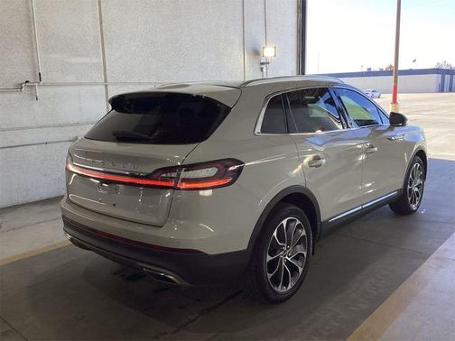 2021 Lincoln Nautilus Reserve