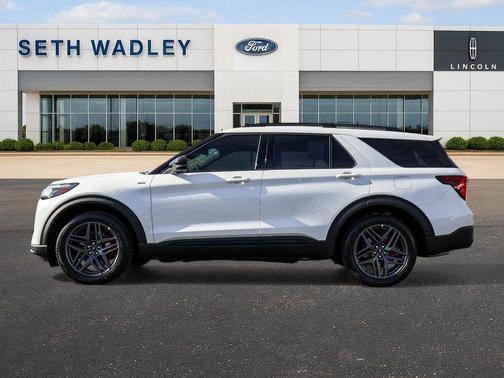 White Metallic 2026 Ford Explorer ST-Line