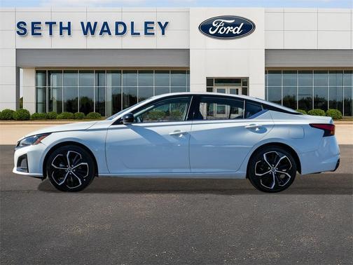 2025 Nissan Altima SR