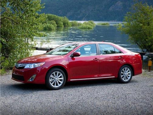 Magnetic Gray Metallic 2013 Toyota Camry LE