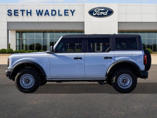 Oxford White 2025 Ford Bronco Base