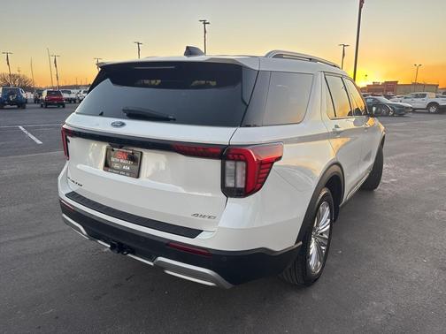 2025 Ford Explorer Platinum