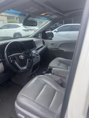 2015 Toyota Sienna XLE Premium