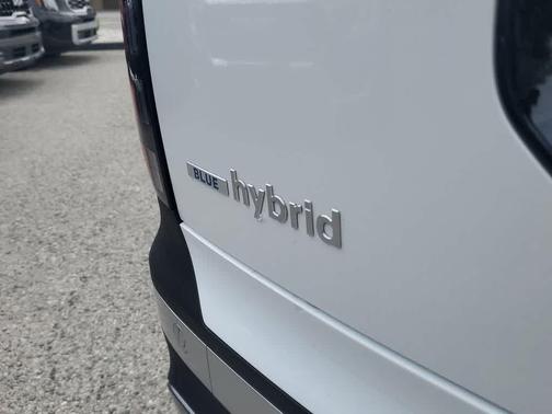 Creamy White Pearl 2026 Hyundai Palisade Hybrid Blue SEL 8P
