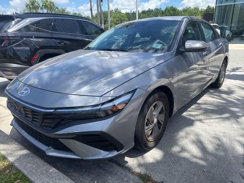 Fluid Metal 2025 Hyundai ELANTRA SE