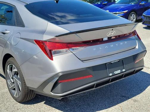 2025 Hyundai ELANTRA Sport