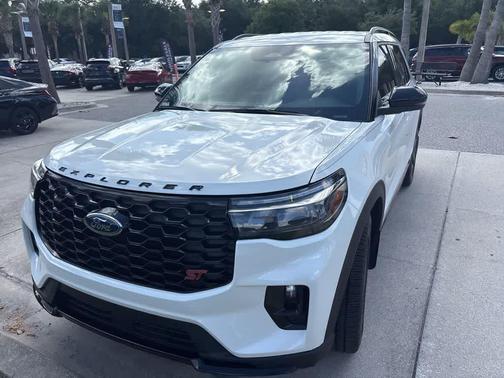 Star White Metallic Tri-Coat 2025 Ford Explorer ST