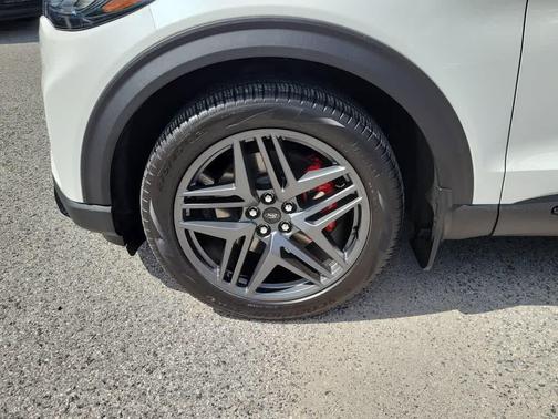 Star White Metallic Tri-Coat 2025 Ford Explorer ST