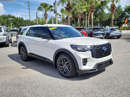 Star White Metallic Tri-Coat 2025 Ford Explorer ST