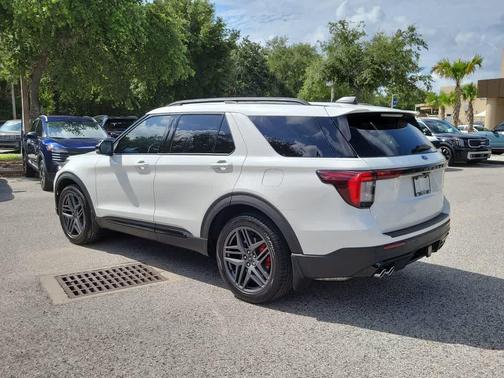 Star White Metallic Tri-Coat 2025 Ford Explorer ST