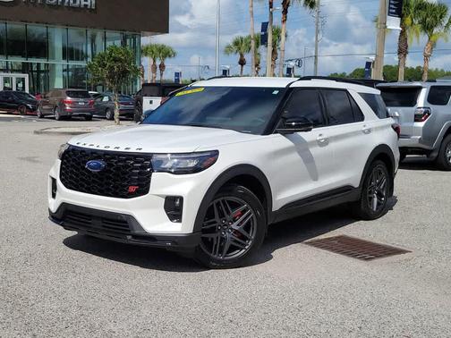 Star White Metallic Tri-Coat 2025 Ford Explorer ST