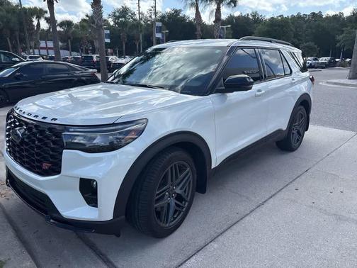Star White Metallic Tri-Coat 2025 Ford Explorer ST