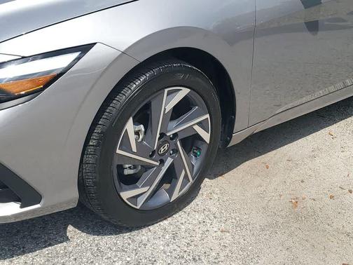 2025 Hyundai ELANTRA Sport