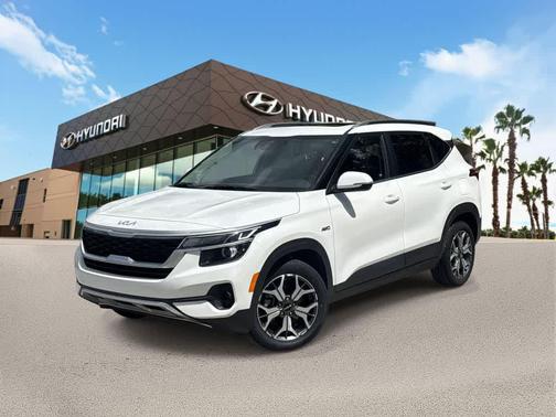 Snow White Pearl 2022 Kia Seltos EX