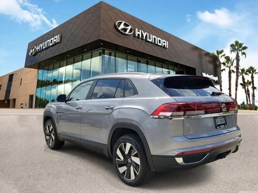 2024 Volkswagen Atlas Cross Sport 2.0T SE w/Technology