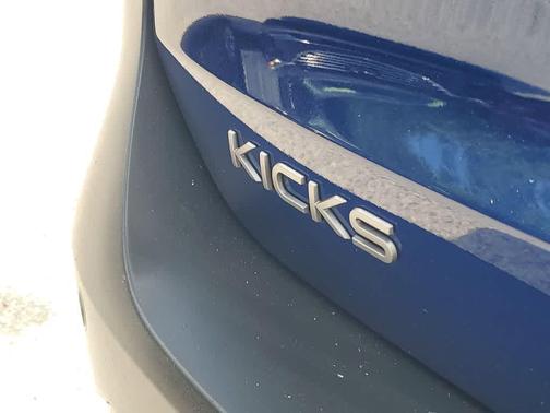 Deep Blue Pearl 2025 Nissan Kicks S