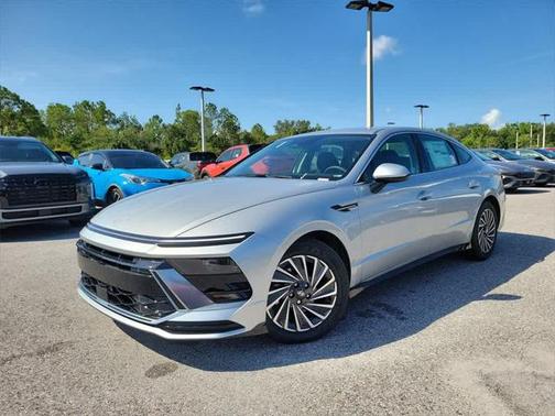 2025 Hyundai SONATA Hybrid SE