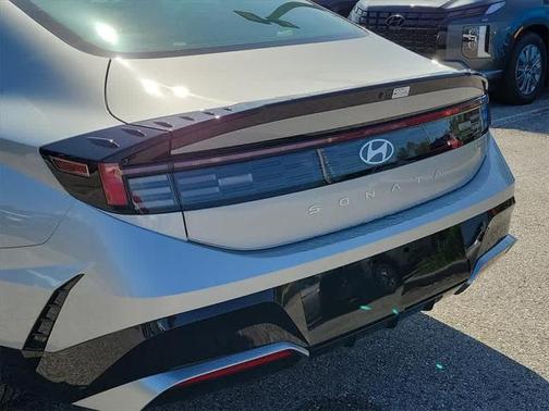 2025 Hyundai SONATA Hybrid SE