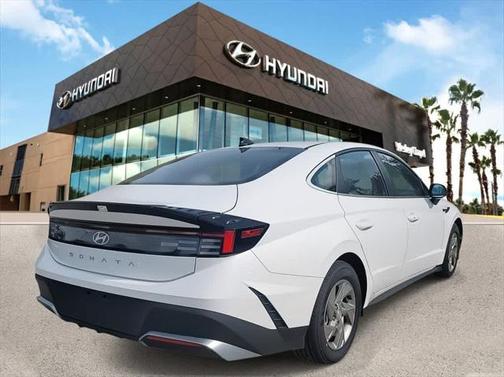 2025 Hyundai SONATA SE
